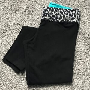 Victoria Secrets Yoga Pants / PINK / Leggings Size XS